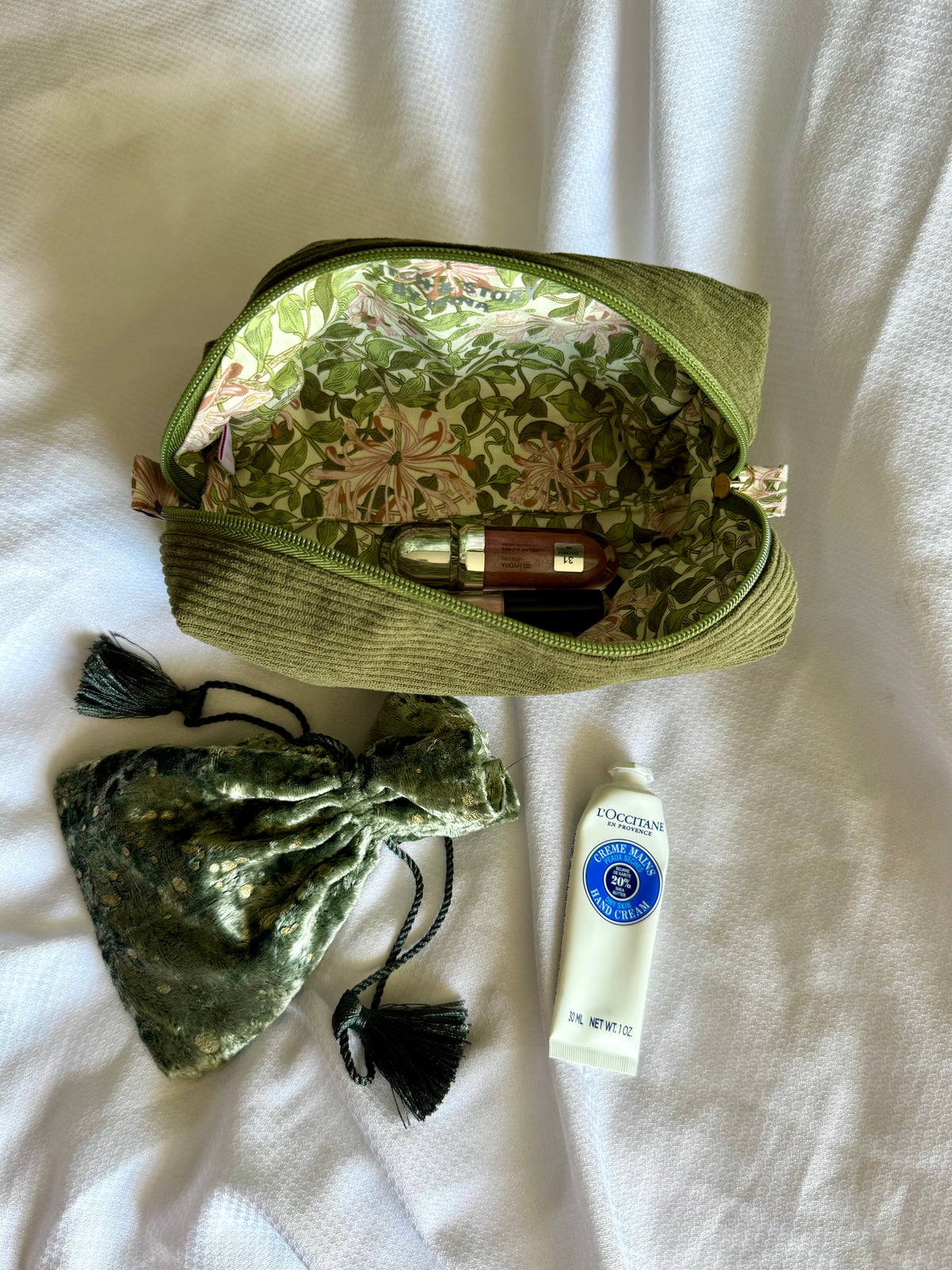 Corduroy Boxy Pouch l William Morris Lining