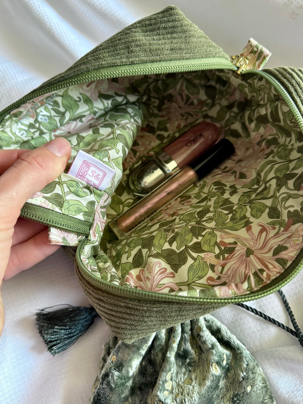 Corduroy Boxy Pouch l William Morris Lining
