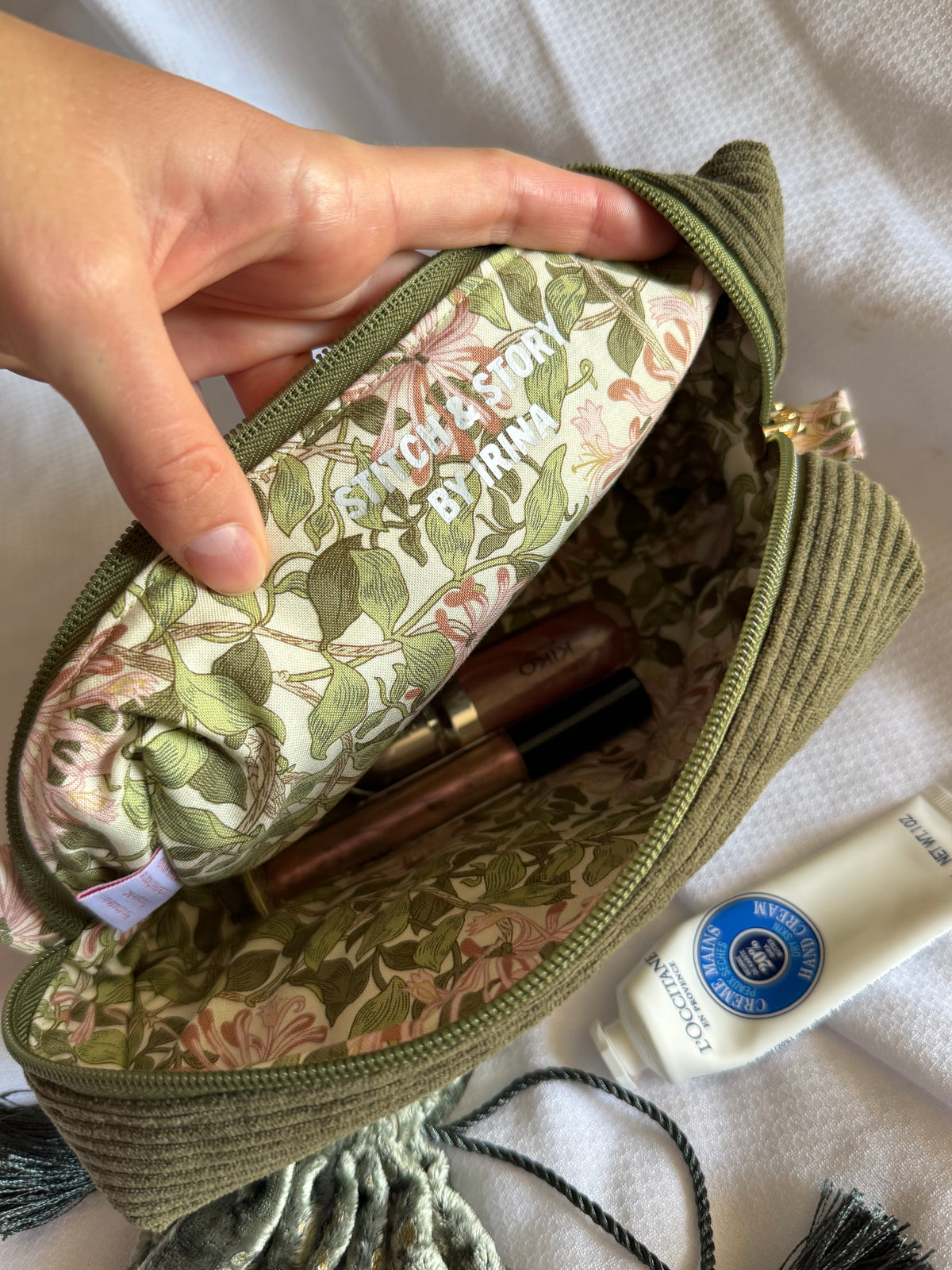 Corduroy Boxy Pouch l William Morris Lining